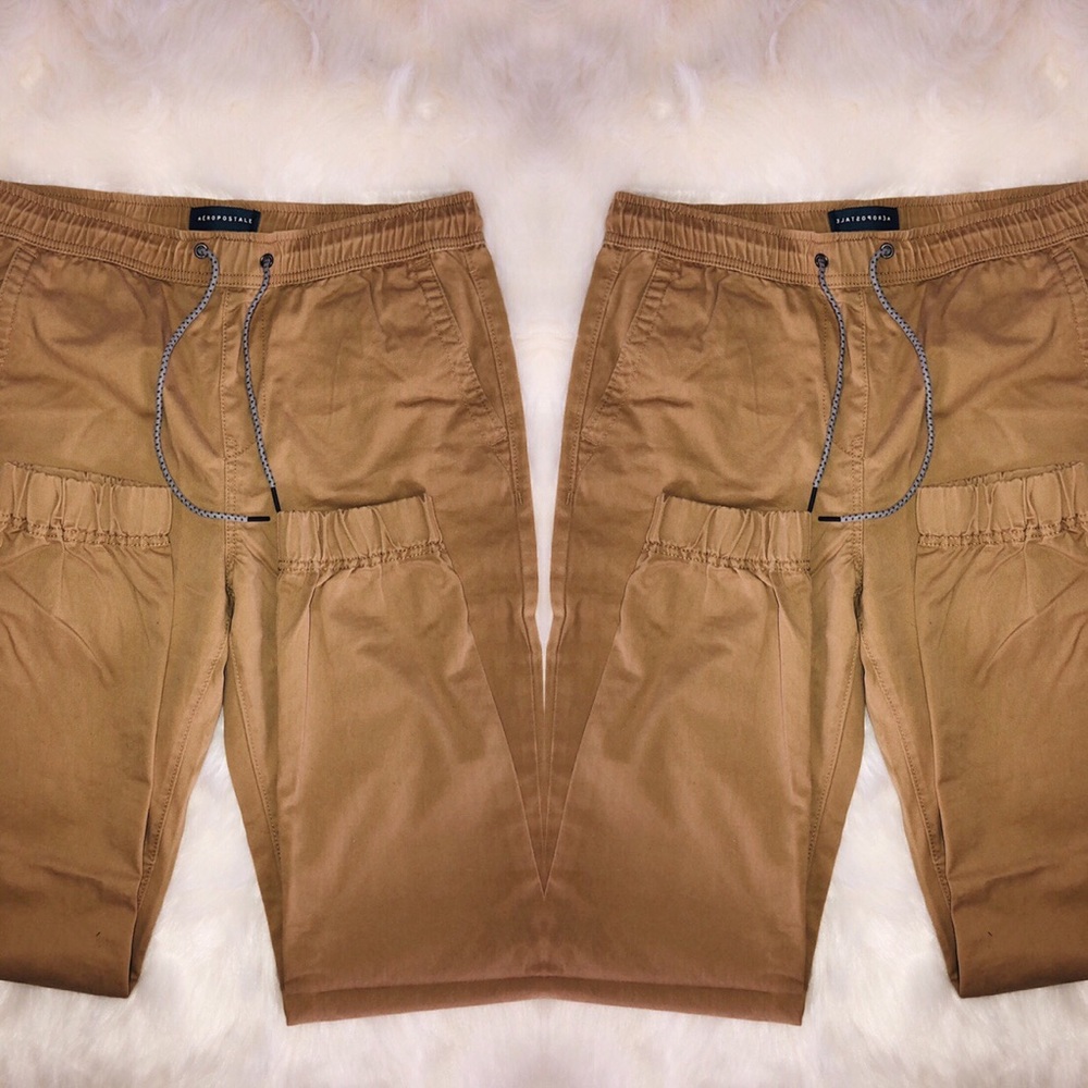 NWOT KHAKI JOGGERS!!